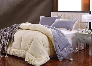 Kontemporer Putih Silk Bedding Sets Quilt sarung bantal Disesuaikan